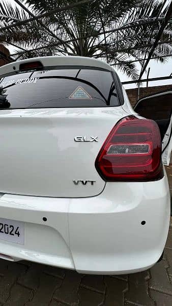 Suzuki Swift GLX VVT 2024 0