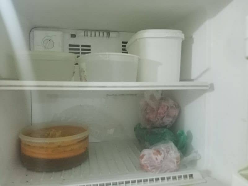 1 door LG refrigerator no frost 3