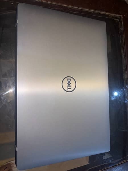 Dell latitude 7400 silver metalic 0