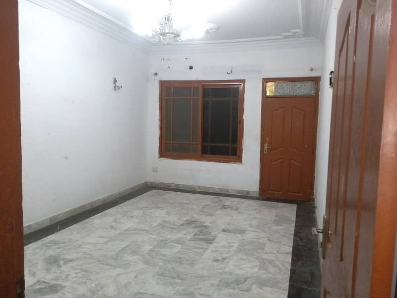 3 bed dd portion available for rent in north Karachi 11-B 5