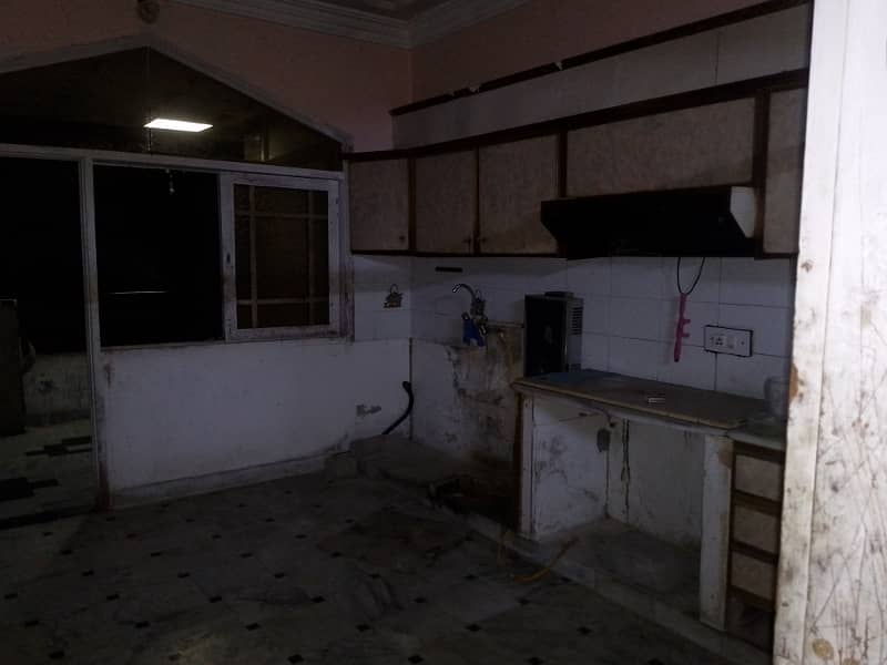 3 bed dd portion available for rent in north Karachi 11-B 7