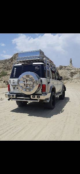 Toyota Land Cruiser 1991 4