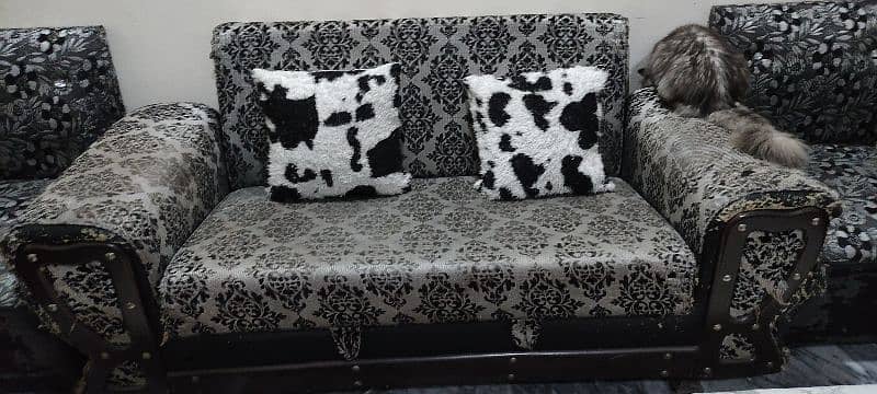 Sofa Set Urgent Sale 0