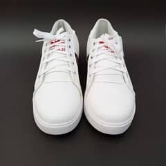 men’s sports shoes