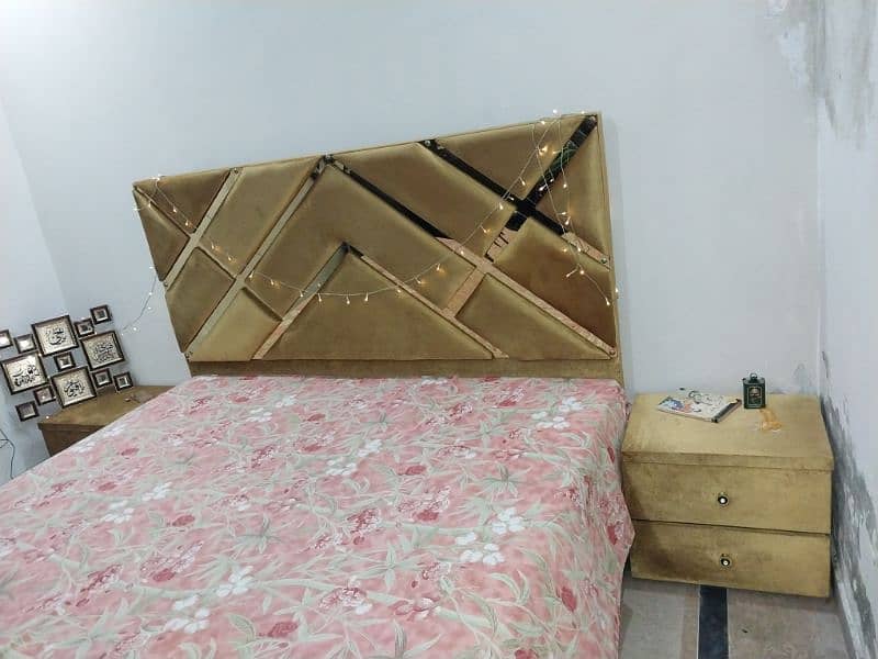 bed with side tables & dressing table & almari 1