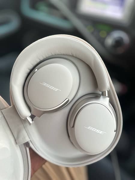 BOSE QC ULTRA headphones - bluetooth/wireless. 1