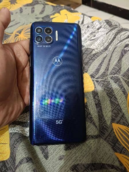 moto one 5g UW 1