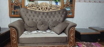 brand new sofa set 9 seater 1 big table 2 side table urgent  sale.