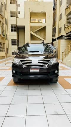 Toyota Fortuner V 2014 Just like new