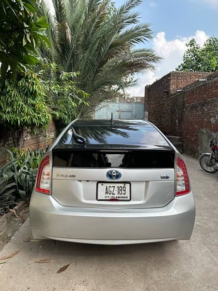 Toyota Prius 2014 1