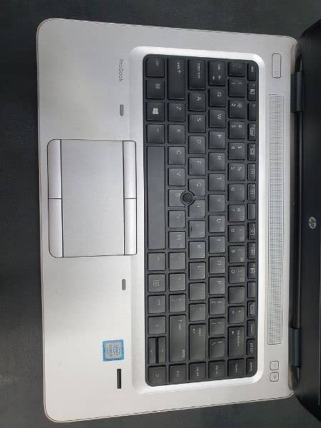 Hp 640 g2
i5 6th gen
Ram 8 gb ssd 256 gb 1