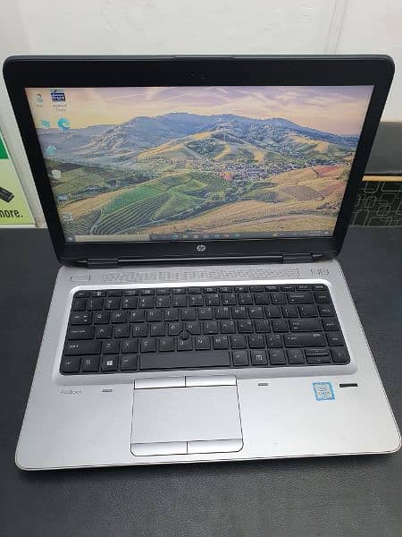 Hp 640 g2
i5 6th gen
Ram 8 gb ssd 256 gb 4