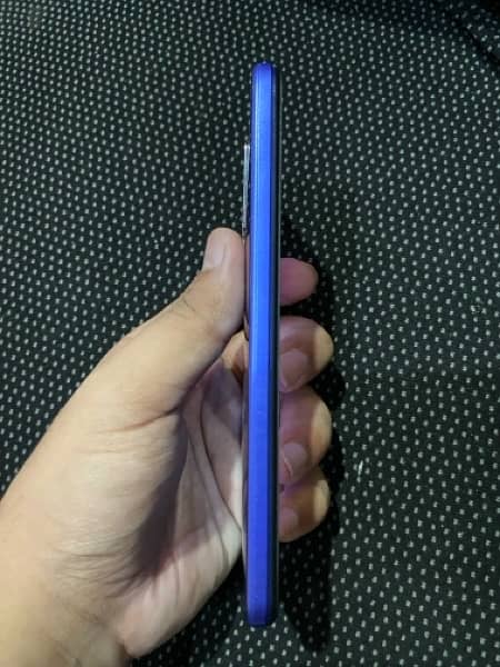 VIVO Y33s   8gb ram 256 gb storage all ok box available charger 1