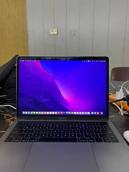 Macbook pro 2017 8Gb 0