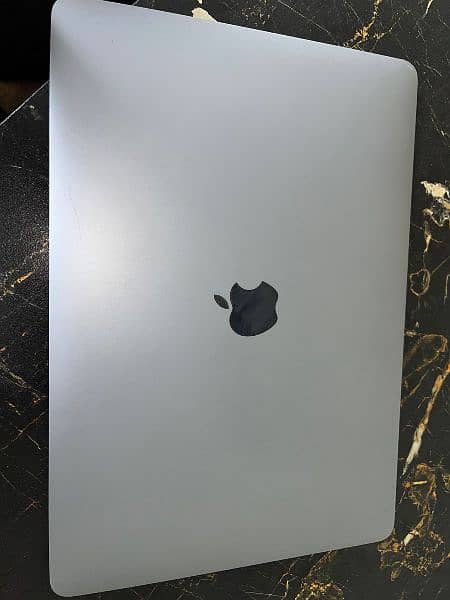 Macbook pro 2017 8Gb 4