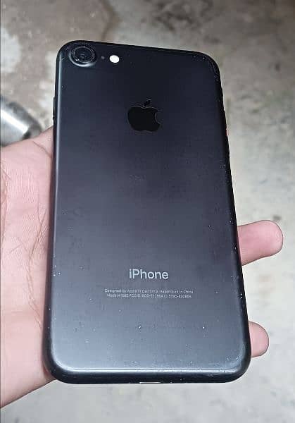 I phone 7 (32) pta proved 1