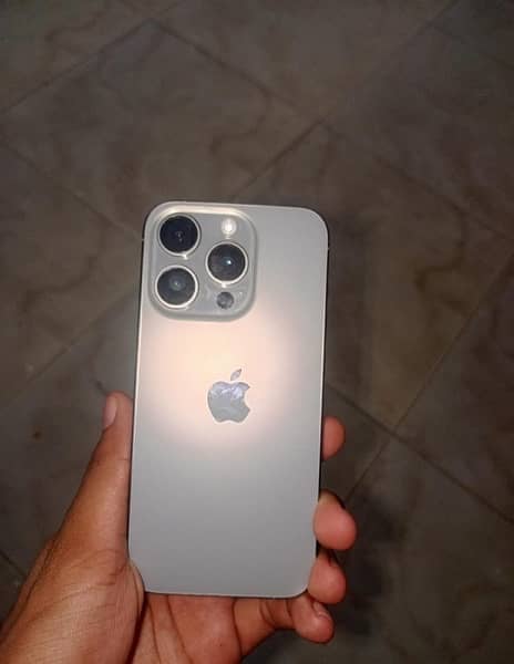 iphone 15 pro natural titanium 2