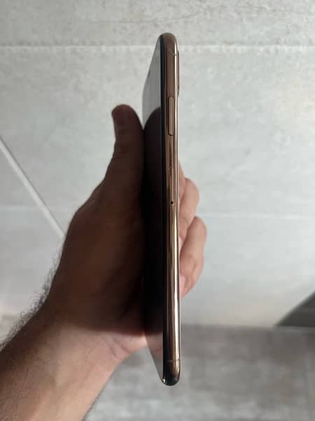 Apple IPhone XS Max 256 GB Physical sim PTA Approved 4