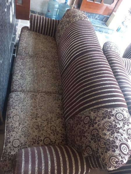 sofa set 7 seater in good condition no damage 2