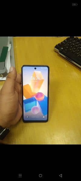 Infinix hot 40i 8 + 8 128 gb 0