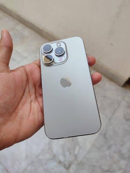 Iphone 15 pro Natural Titanium 0