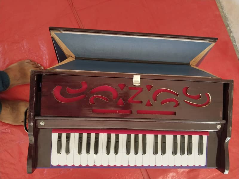 Harmonium Musical Instrument 1