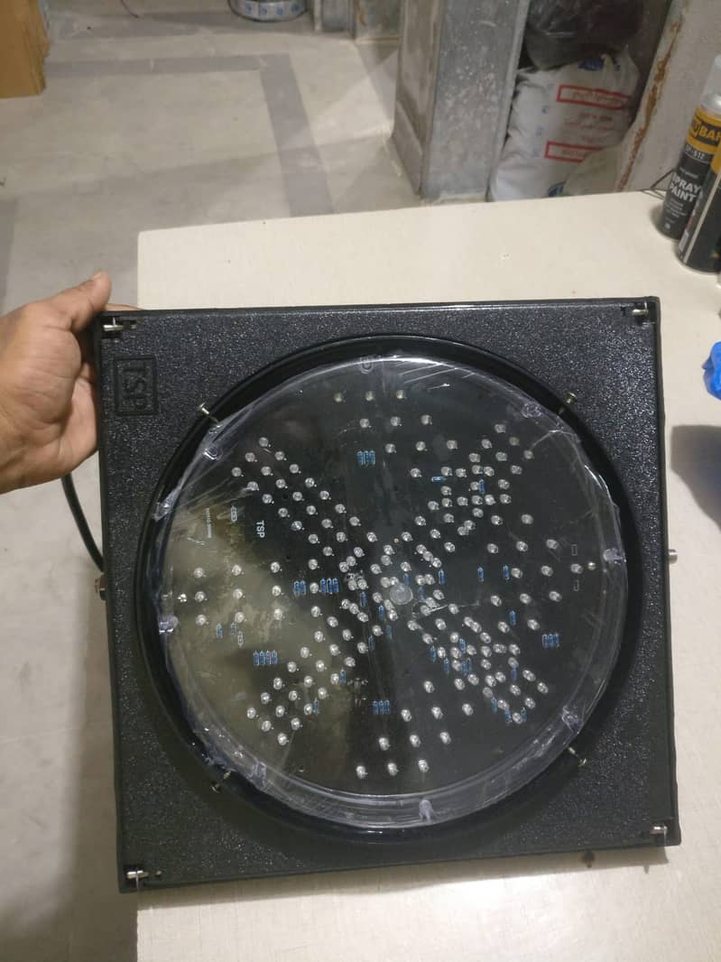 Traffic Signal Light manufacturing' 4