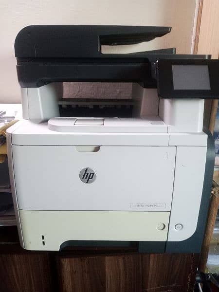 HP laserjet M521 1