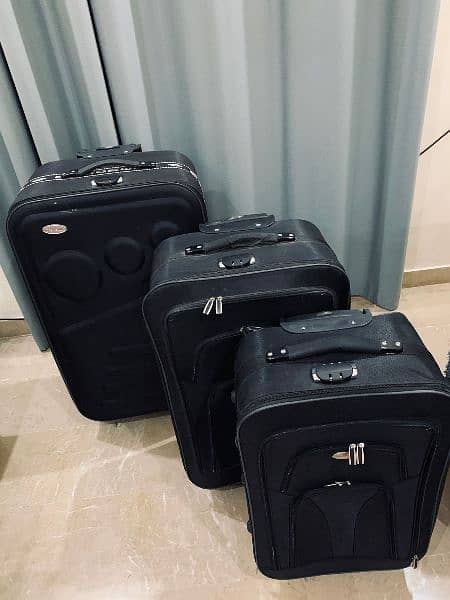 Luggage Bags Set in good condition 1