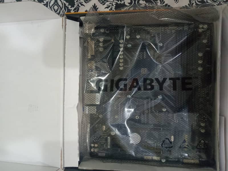 New Gigabyte B450M DS3H Motherboard - 4 RAM Slot, Perfect for AM4 CPUs 2