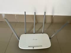 Tp Link Archer C60 Dual Band Router 2.4Ghz or 5Ghz  with adapter