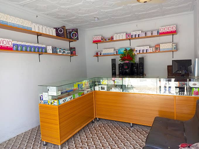 CHALTA HUA KAROBAR MOBILE SHOP FOR SALE 1