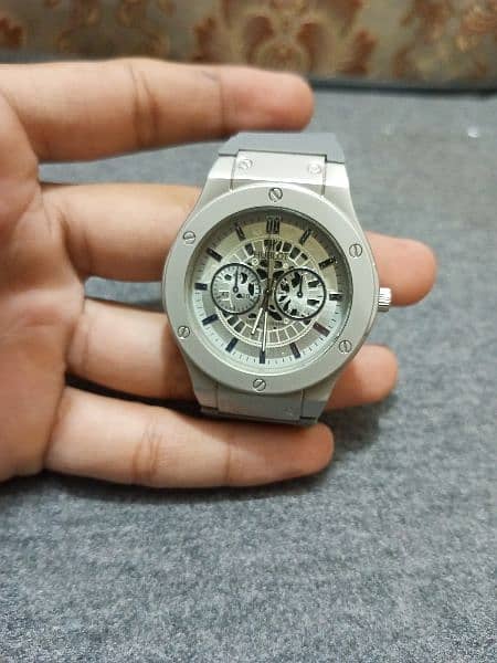 Hublot watch with reasonable price 1