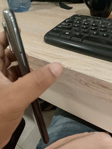 oppo f 19 pro with box and charger 3