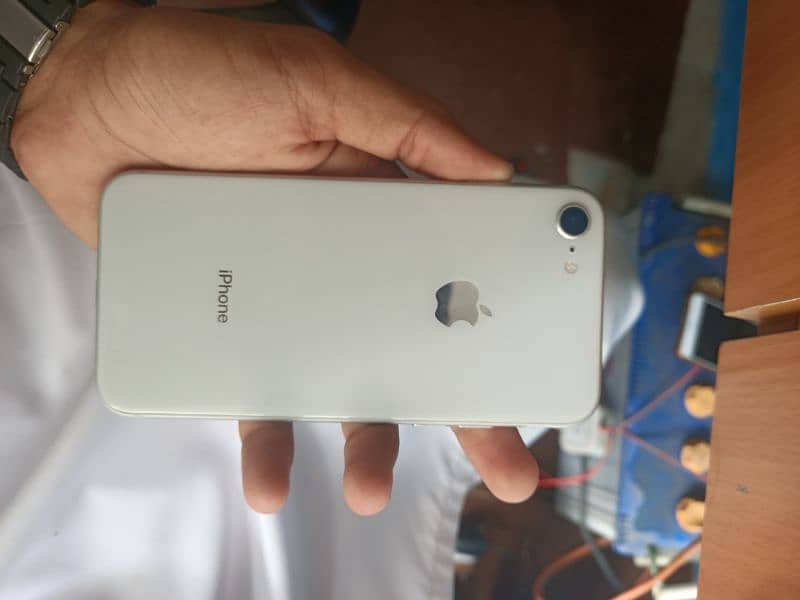 i phone 8 bypss 64 gb 4