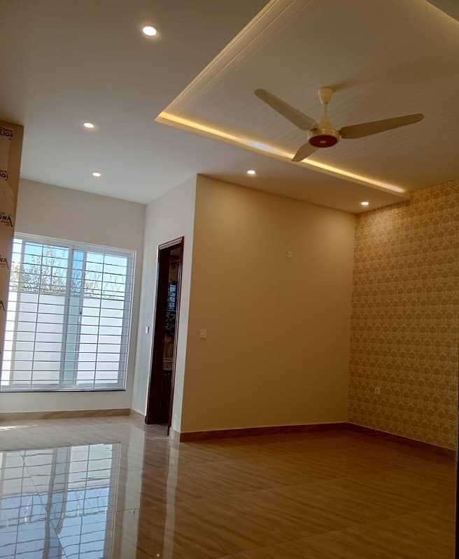 Upper portion available for rent 4