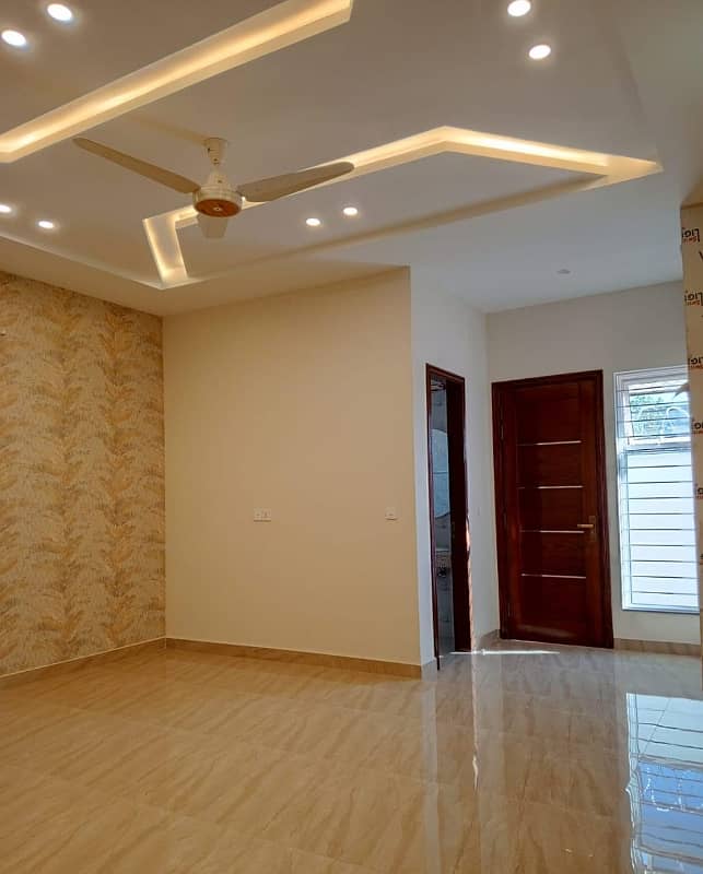 Upper portion available for rent 6