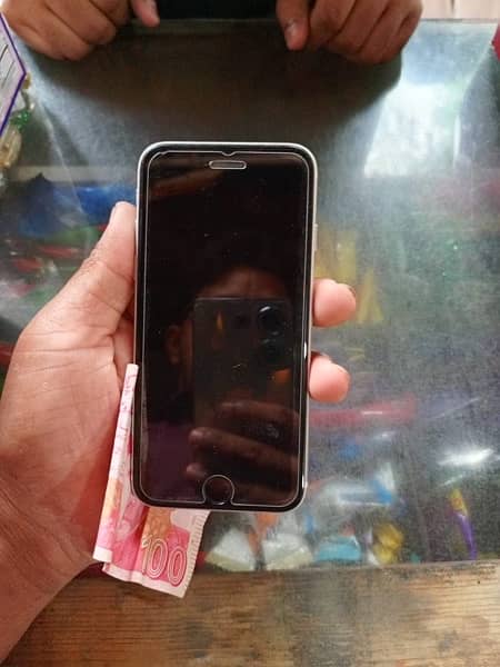 iPhone SE 2nd generation  256GB Non PTA 4