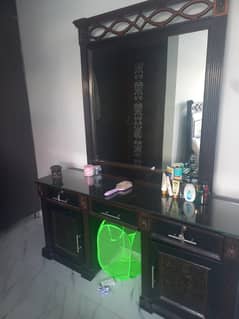 Dressing table with mirror