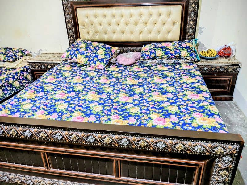 bed with mattress,Diwan,Almari,two bed side boxes 3