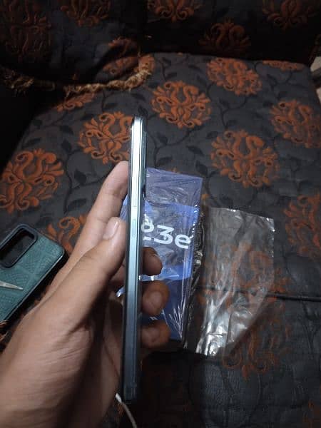 Vivo V23e for sale 9/10 condition 2