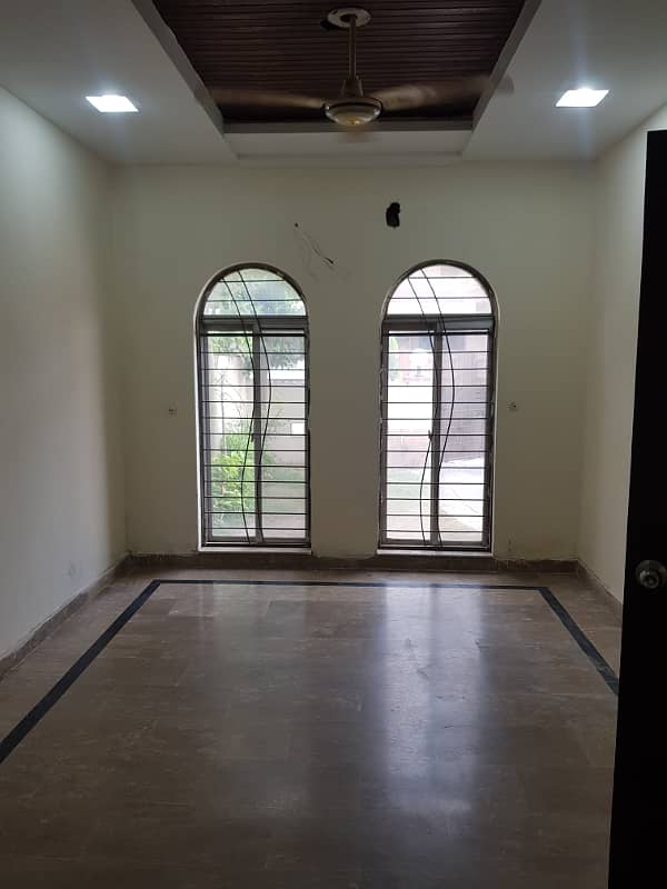 5.8 Marla House For Rent In Paragon City 1