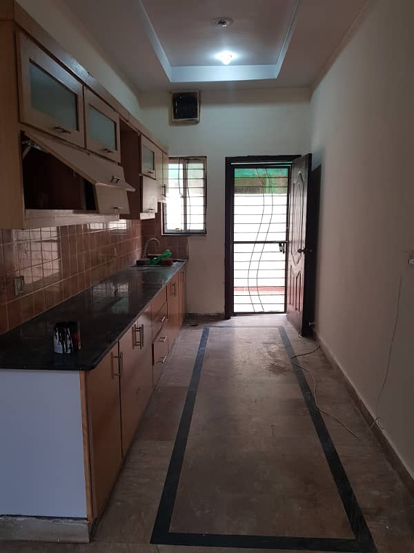 5.8 Marla House For Rent In Paragon City 3