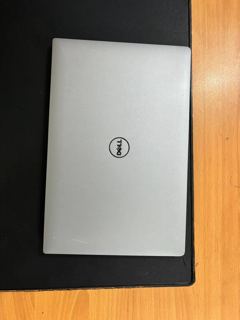 DELL PRECISION 5520 0