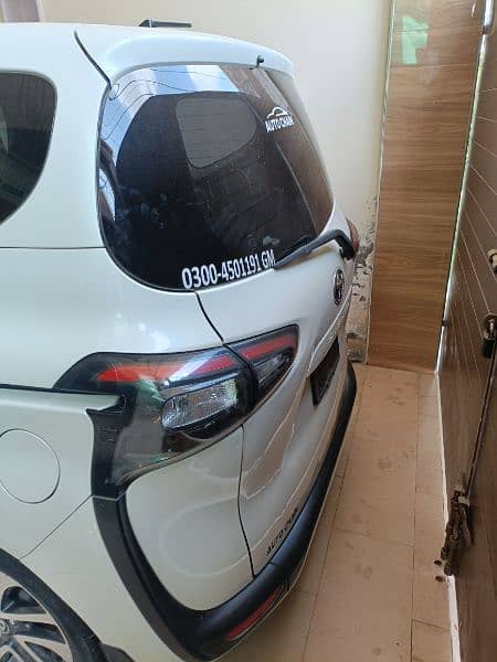 Toyota Sienta 2016 5