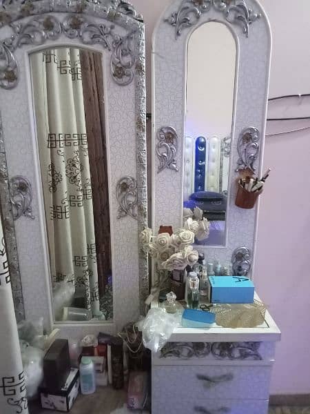 full bed room set, AC, 5 seeter sati buhat kaam use kiya saman 4