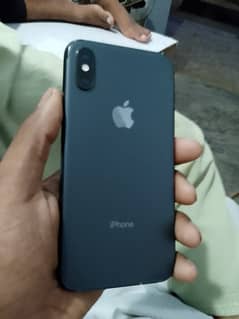 iPhone xs black 256 non pta urjent sale my whatsapp 03051000447