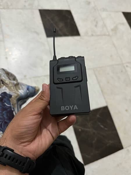 boya wm6 wireless microphone 1