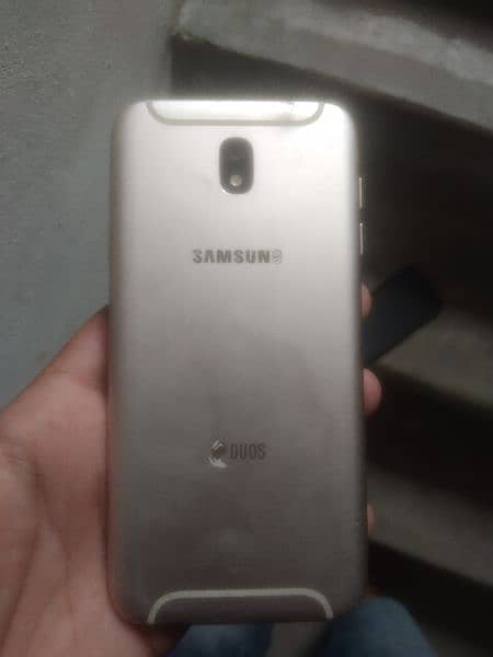 Samsung J7 PRO 1