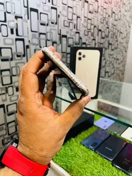 Iphone 11 pro max 64gb Factory Unlock Non PTA 4